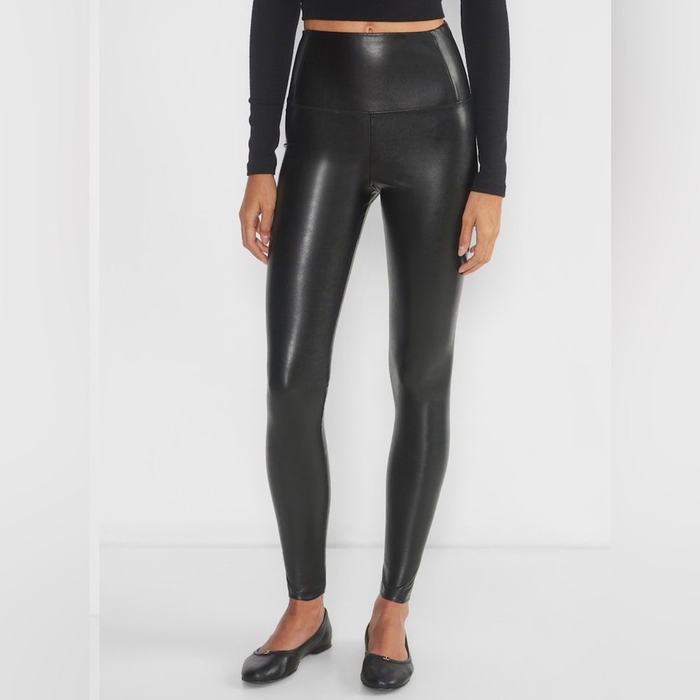 Wilfred Daria Un-real Leggings